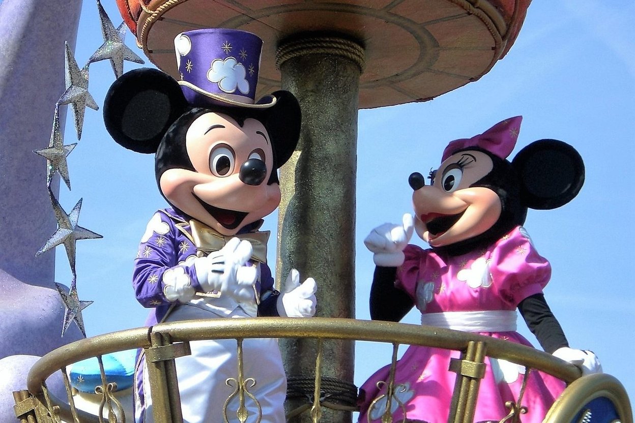 Mickey Mouse and Minnie Mouse figures.
